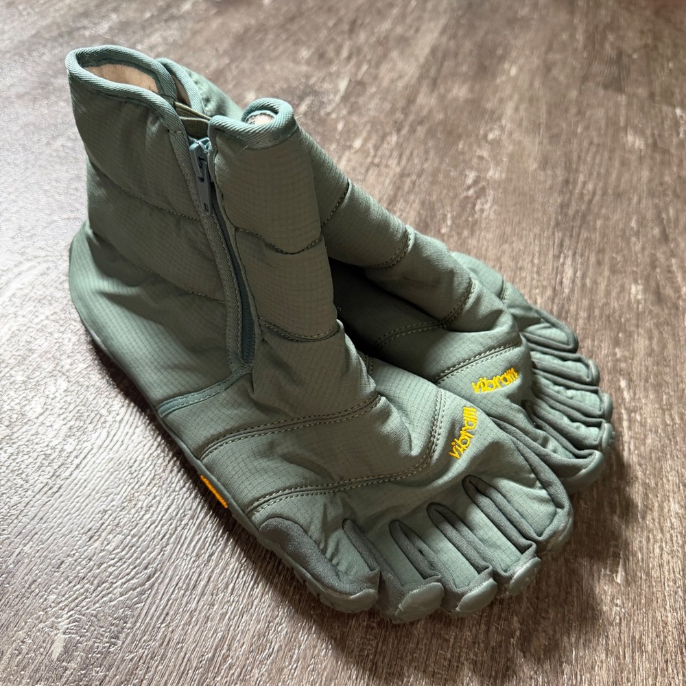 Vibram V-Trek Insulated FiveFingers Mens 11-11.5 Sage Green 24M5308 Toe Boots
